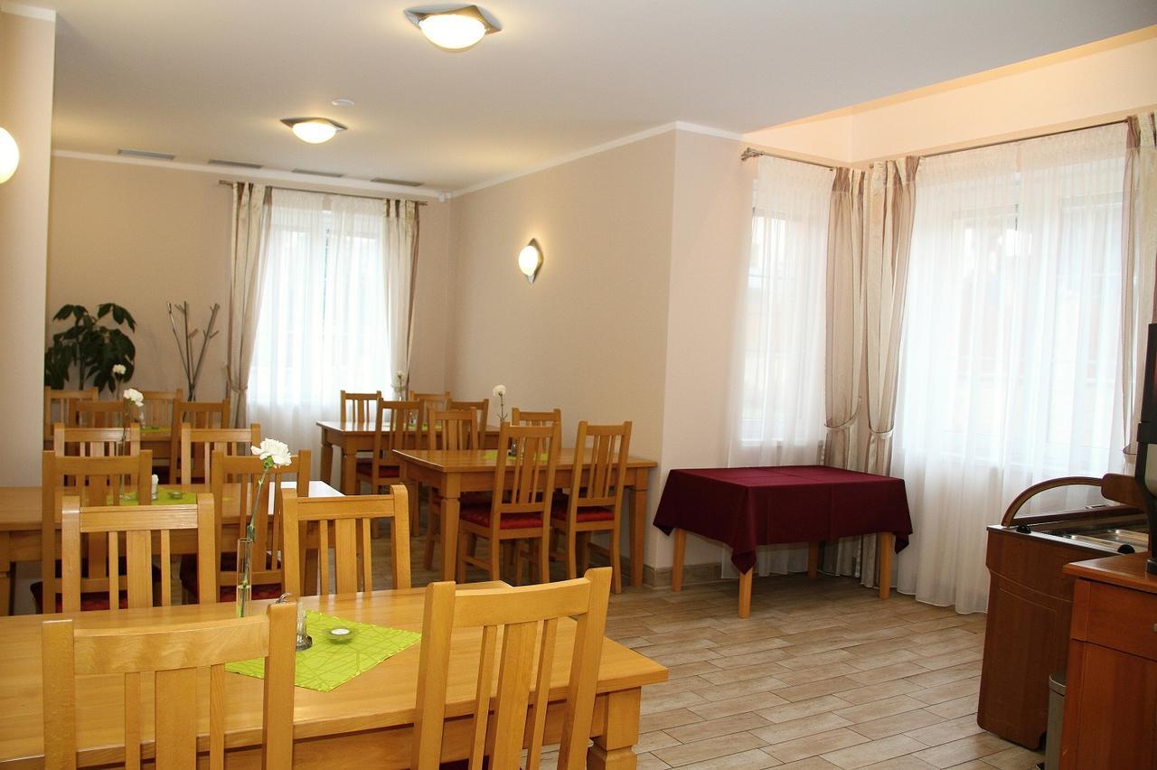 Penzion Harmonie Žlutice Dış mekan fotoğraf